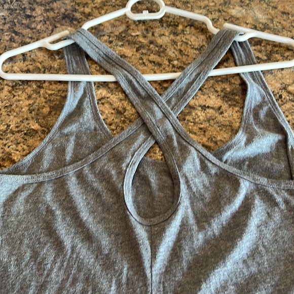 Victoria Secret Tank that Cross Crosses In the Back - Picture 6 of 8